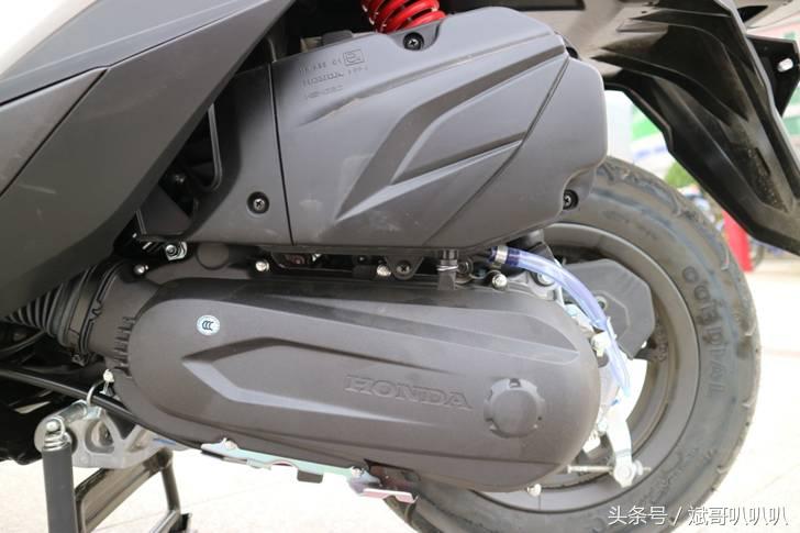 好看的新大洲本田裂行美图,本田裂行125与本田nx125哪个好