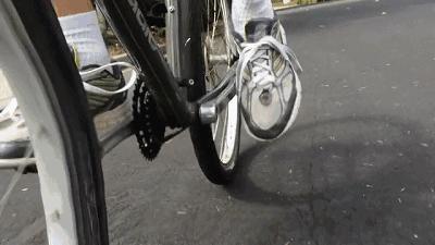 鞋带是紧的为什么会松开呢,为什么鞋带老是开着