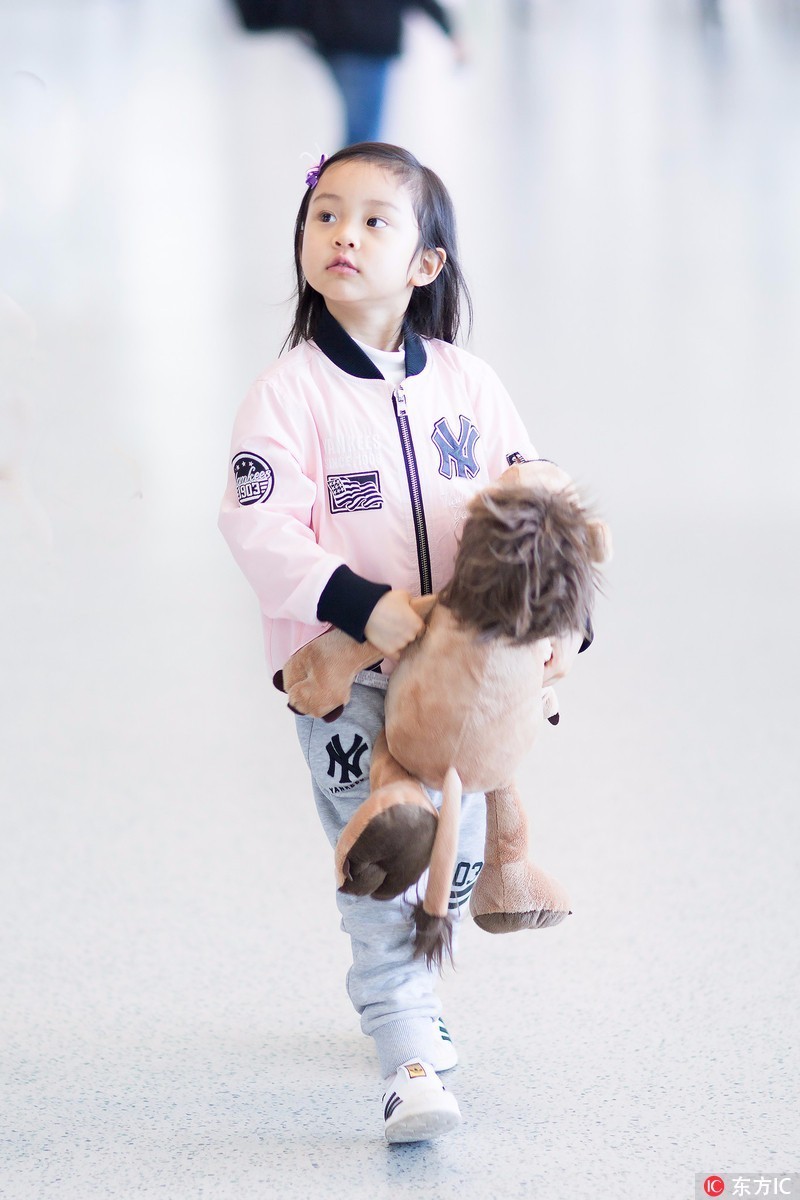 流量小花机场,流量小花们礼服