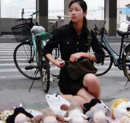 路边摊最挣钱最好做的是啥,在路边摊大姐月收入