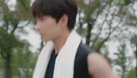 瑜伽与慢跑锻炼顺序,坚持每天30分钟跑步30分钟瑜伽