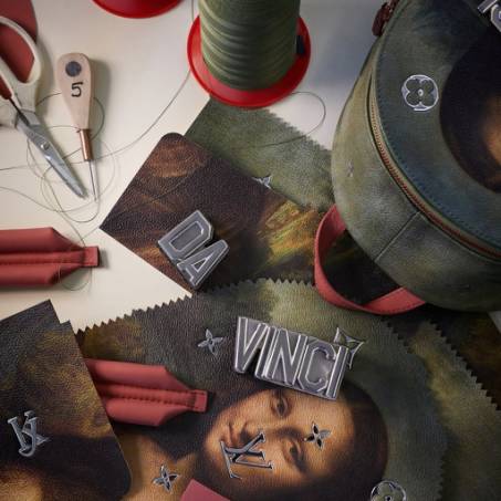 LV印上蒙娜丽莎包标价2万5，卢浮宫同款只要140，选哪个？