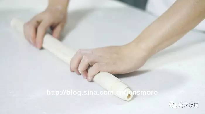 烤制麻酱烧饼教程全过程,外脆里软的麻酱烧饼层层咸香好吃