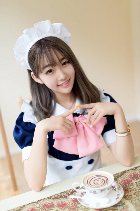 跑步后小腿变硬日本清纯美女展示跑步后的拉伸和按摩