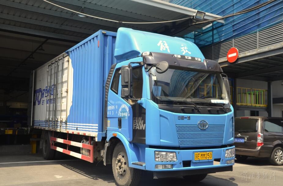 一汽解放配送,快递物流第一视角