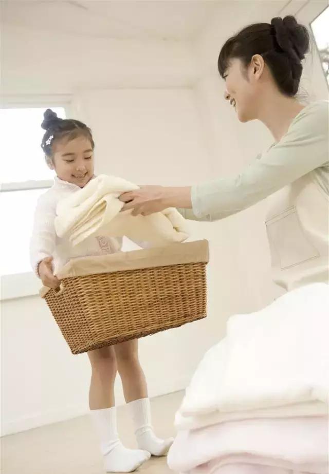 宝爸宝妈家庭教育案例分享,采访宝妈宝爸有关教育的问题