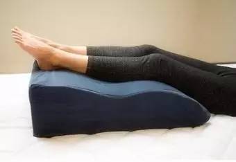 穿高跟鞋脚肿了疼的厉害怎么办,穿高跟鞋到下午脚肿了怎么回事