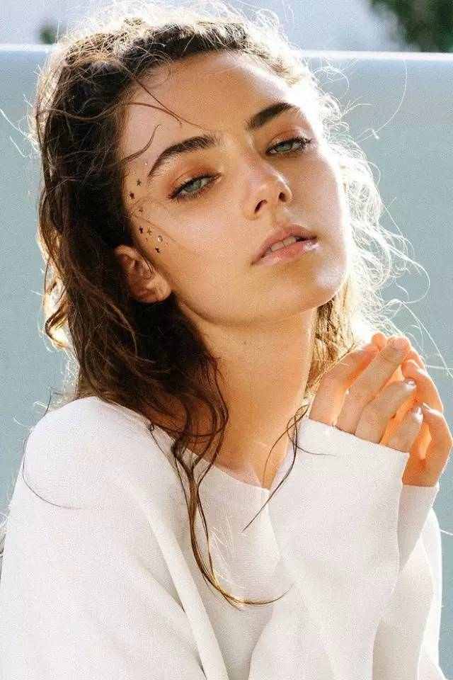 双眼皮手术该如何避免长期疤痕肉条不消肿?