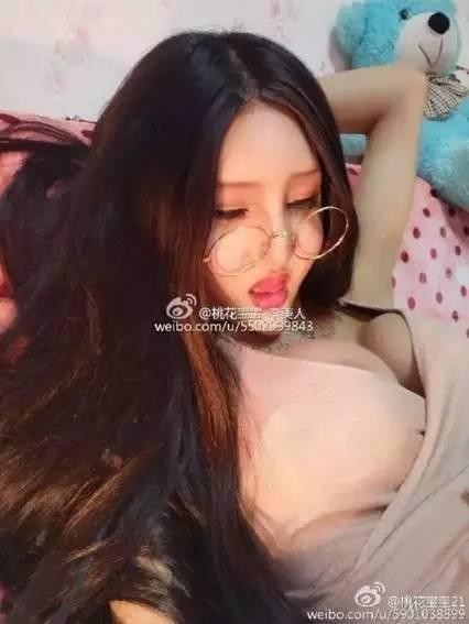 一眼就秒杀刘梓晨的“鱼精女”，看她整容后的脸感觉今晚会做噩梦