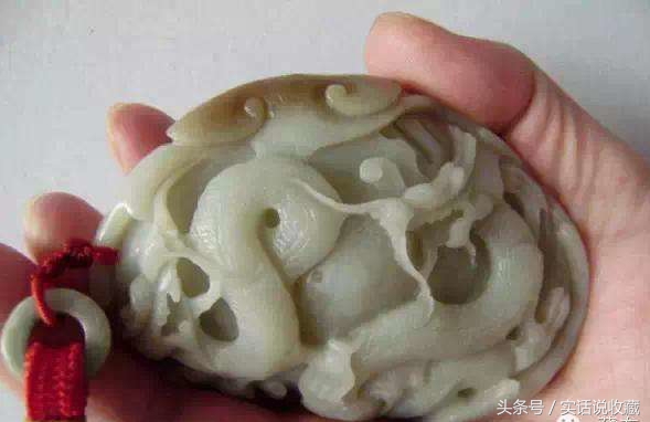 和田玉吊坠鉴别最简单方法,如何鉴别和田玉石吊坠的真假好坏