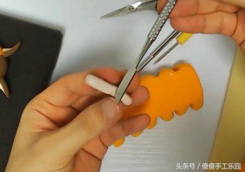 创意diy粘土制作,还记得宫崎骏动画里的(龙猫)猫巴士吗