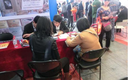 装修公司电费该谁出,公司装修煤气管道费用谁出