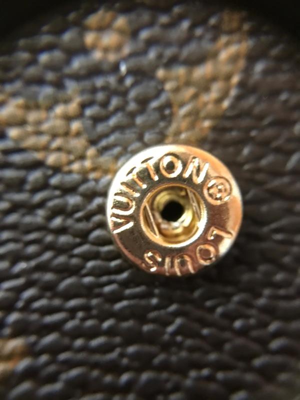 路易威登lv女包购物袋怎么辨真假,如何鉴别路易威登真假钱包