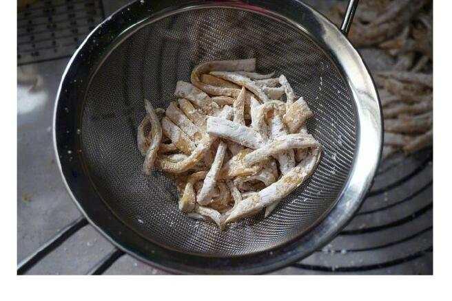 沙琪玛怎么做到酥脆,超市买沙琪玛