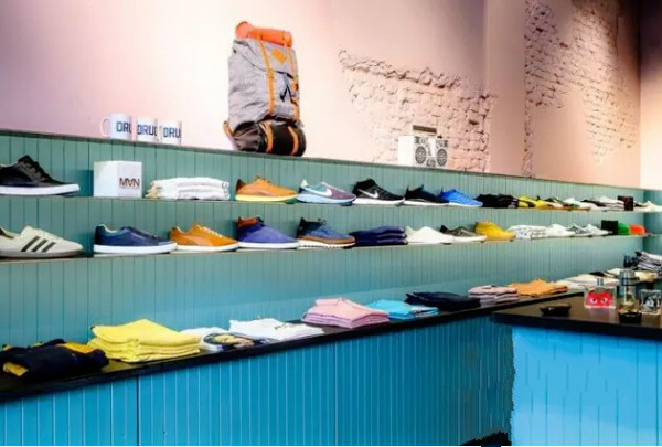 外国人会玩，开了一家“厕所”服装店，我好想去蹲坑！