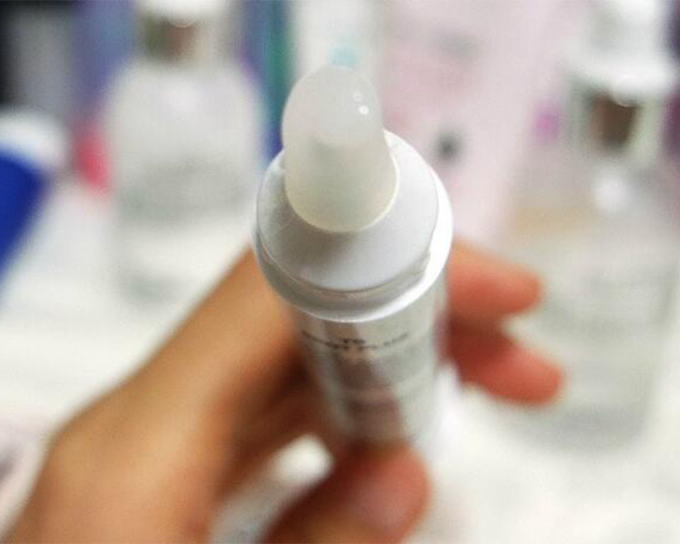 耳朵脖子后面长痘痘怎么办,脖子后面长痘痘一碰就疼