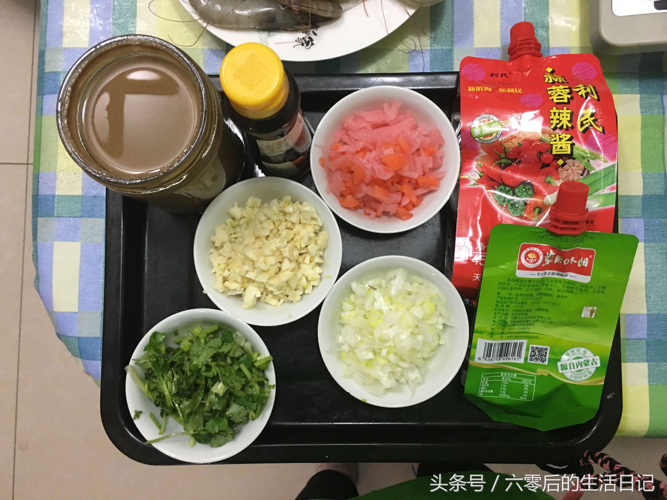 如何用吃剩的泡菜水腌泡菜,腌制泡菜上面有一层白沫怎么处理