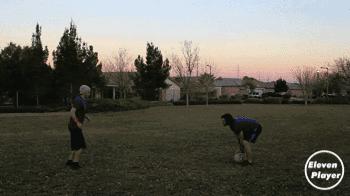 足球高空球落点判断,足球接高空球