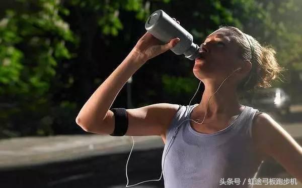 夏天穿超短裙好看吗,夏天穿超短裙带来的不便