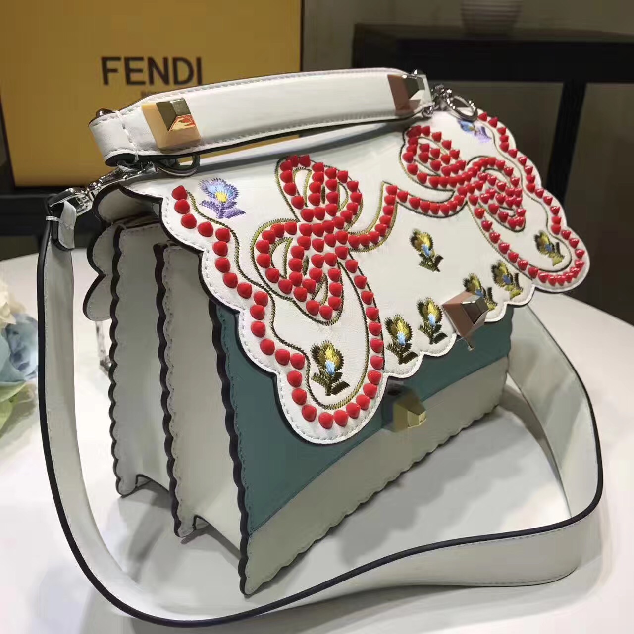 fendi包包哪一款最好看,fendi包最新款