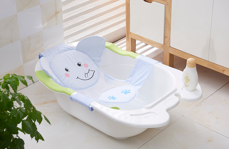 给婴幼儿洗澡时应注意什么,夏天给宝宝洗澡的正确方法