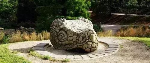 两富二代大量炸毁化石，开枪埋雷不惜破产，竟是为了*论发**文争名利