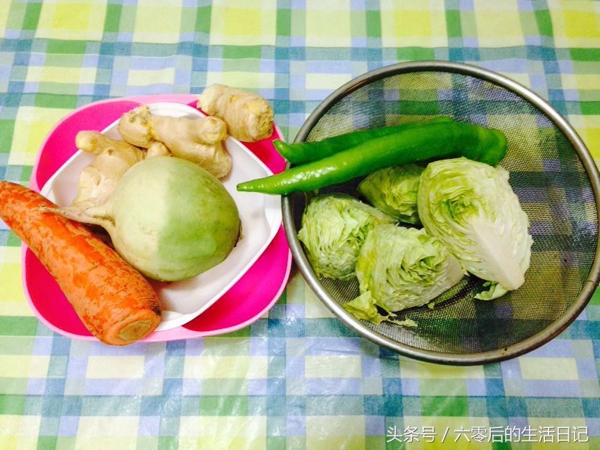 如何用吃剩的泡菜水腌泡菜,腌制泡菜上面有一层白沫怎么处理