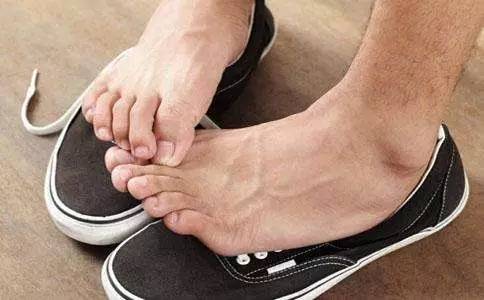 医生脚臭一招根除,学生去脚臭最快的方法