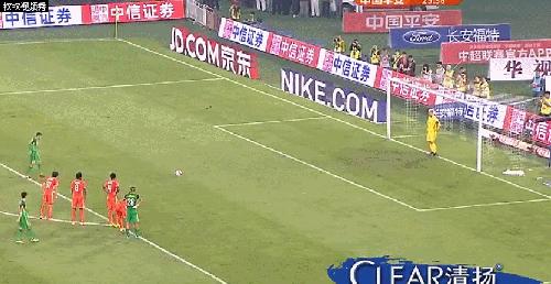 中国男足4-1新加坡王大雷扑救点球,王大雷扑出的十大必进球