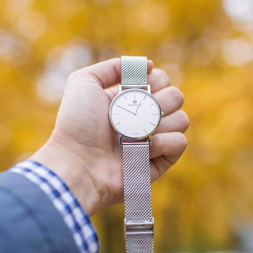 年轻的女人戴什么手表好,年轻人戴什么手表比较好女士