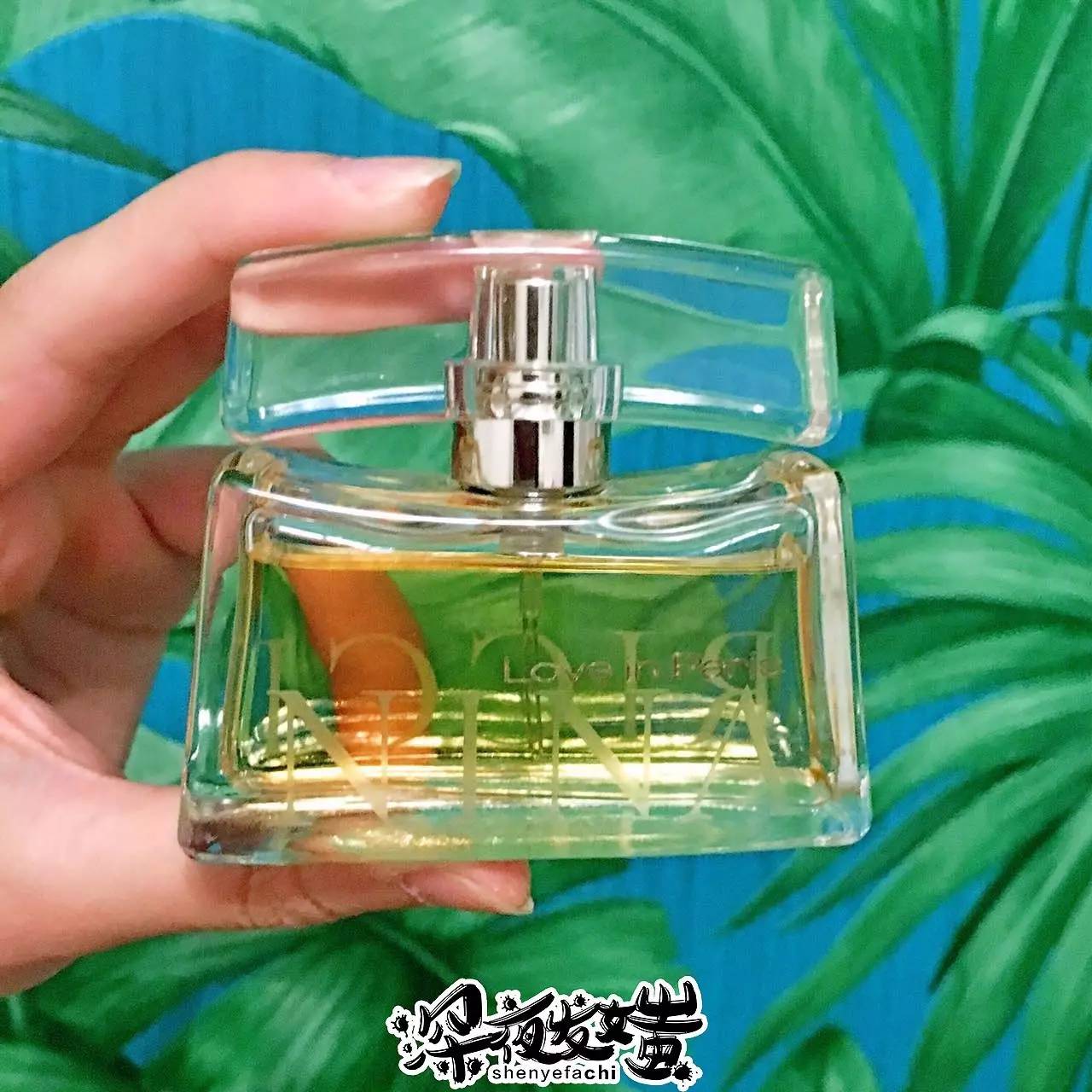 香水为什么那么棒,为什么买的香水和专柜味道不一样