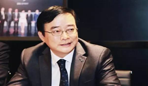 比亚迪上海车展展台人山人海,北京车展国产车展人山人海