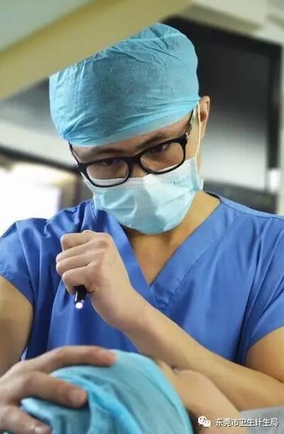 有“胆大+心细+颜值+单身”这样的男物种吗？东莞医院有！数量超过一个营！