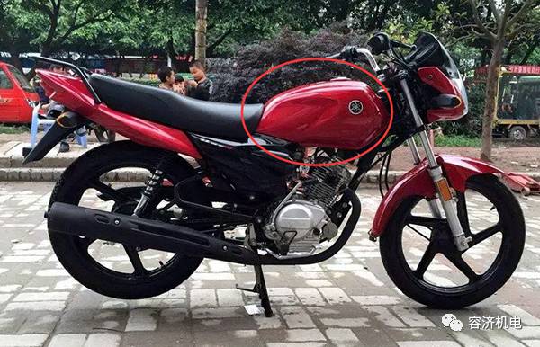 摩托车油箱凹陷怎么恢复视频,摩托油箱撞凹了怎么修复