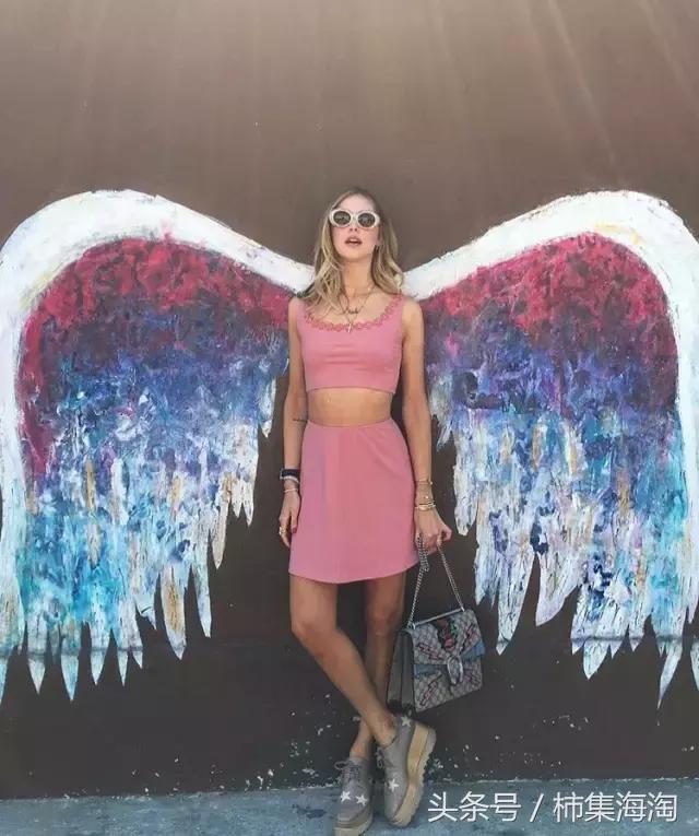 撞衫不可怕搭配有新意就可以,撞衫并不可怕撞衫才尴尬