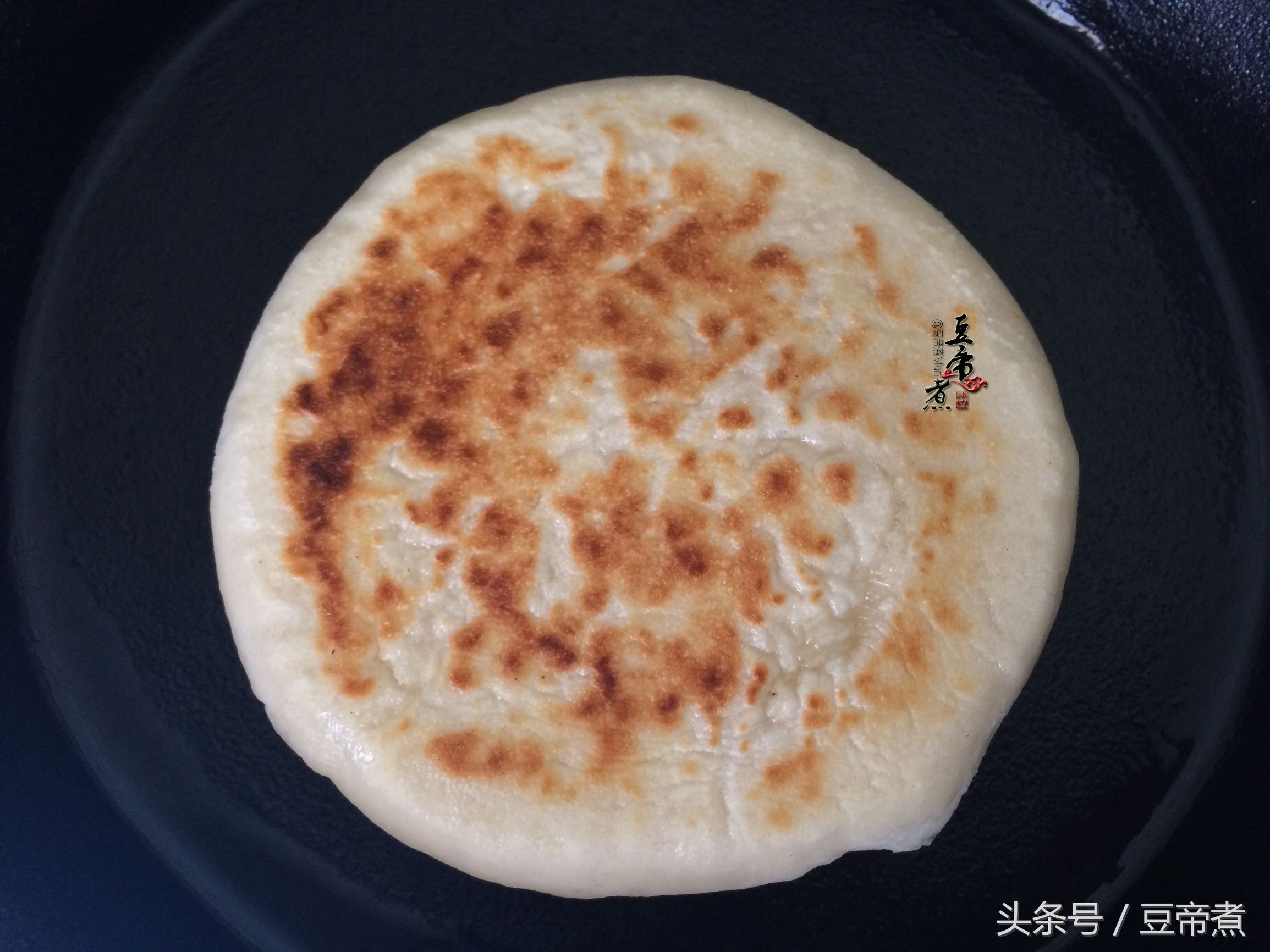 不放泡打粉怎么做出香脆的白吉馍,白吉馍的饼没有泡打粉加小苏打