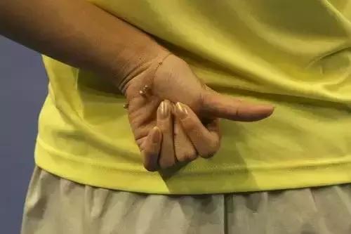 网球双打暗语手势图解,网球双打正确的击球