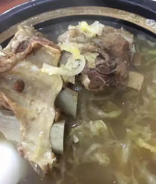 青岛好吃不贵的美食,青岛排名第一排骨米饭