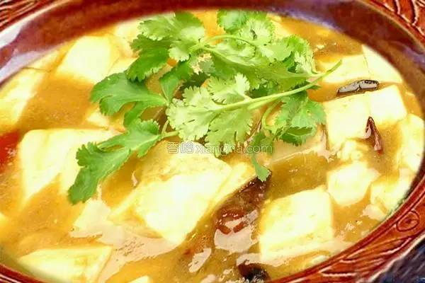 吃素就吃蛋白质丰富得豆腐，好吃到连盘子都能吃掉