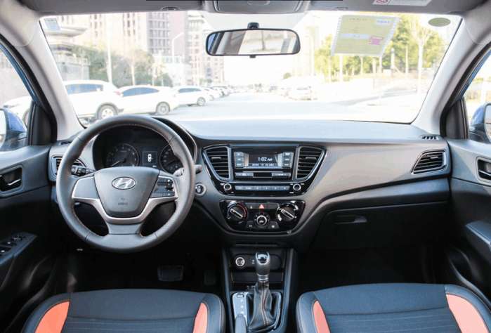 现代悦纳rv1.4自动挡试驾,现代悦纳rv两厢什么发动机