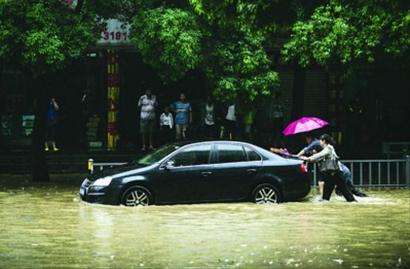 车发动机进水怎么处理,车发动机轻微进水怎么处理
