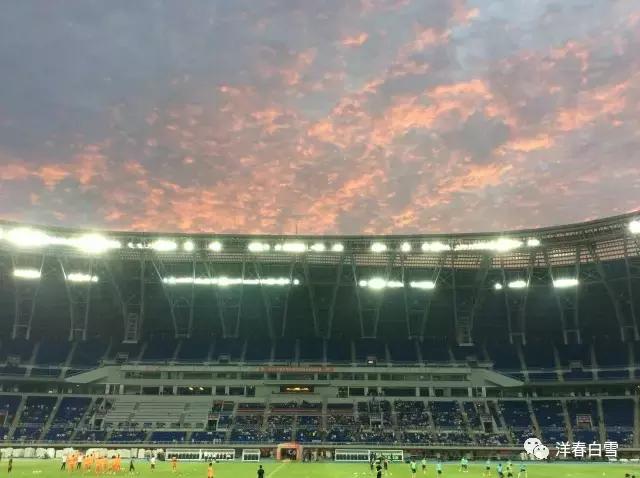 我爱足球宝贝,我爱足球但是不会踢足球