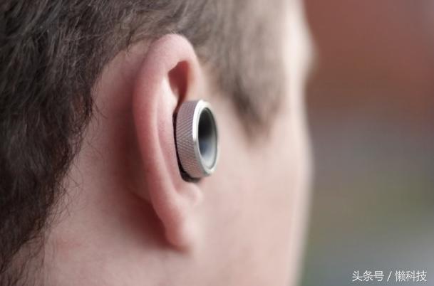 世界太嘈杂听自己的声音就好,觉得世界很聒噪