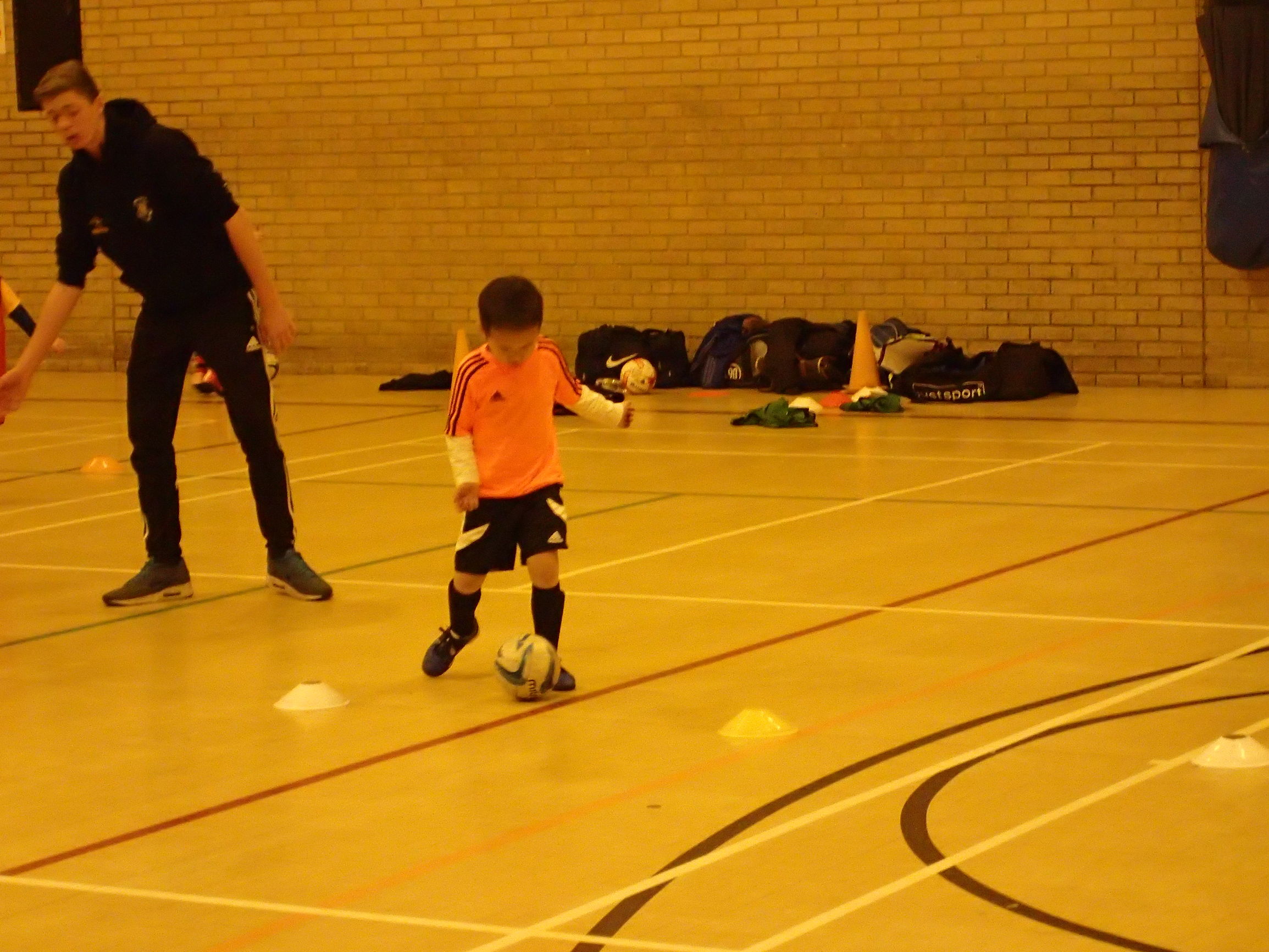 一个中国足球运动员的成长历程,一个足球少年的传奇一生