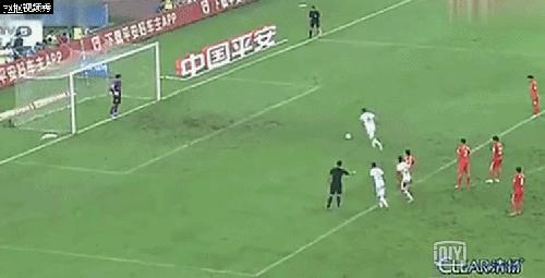 2021年韦世豪面对王大雷踢进点球,2021突尼斯对战中国王大雷扑点球