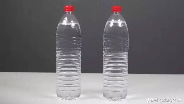 一个杯子倒各种饮料魔术,一个倒水的魔术教学