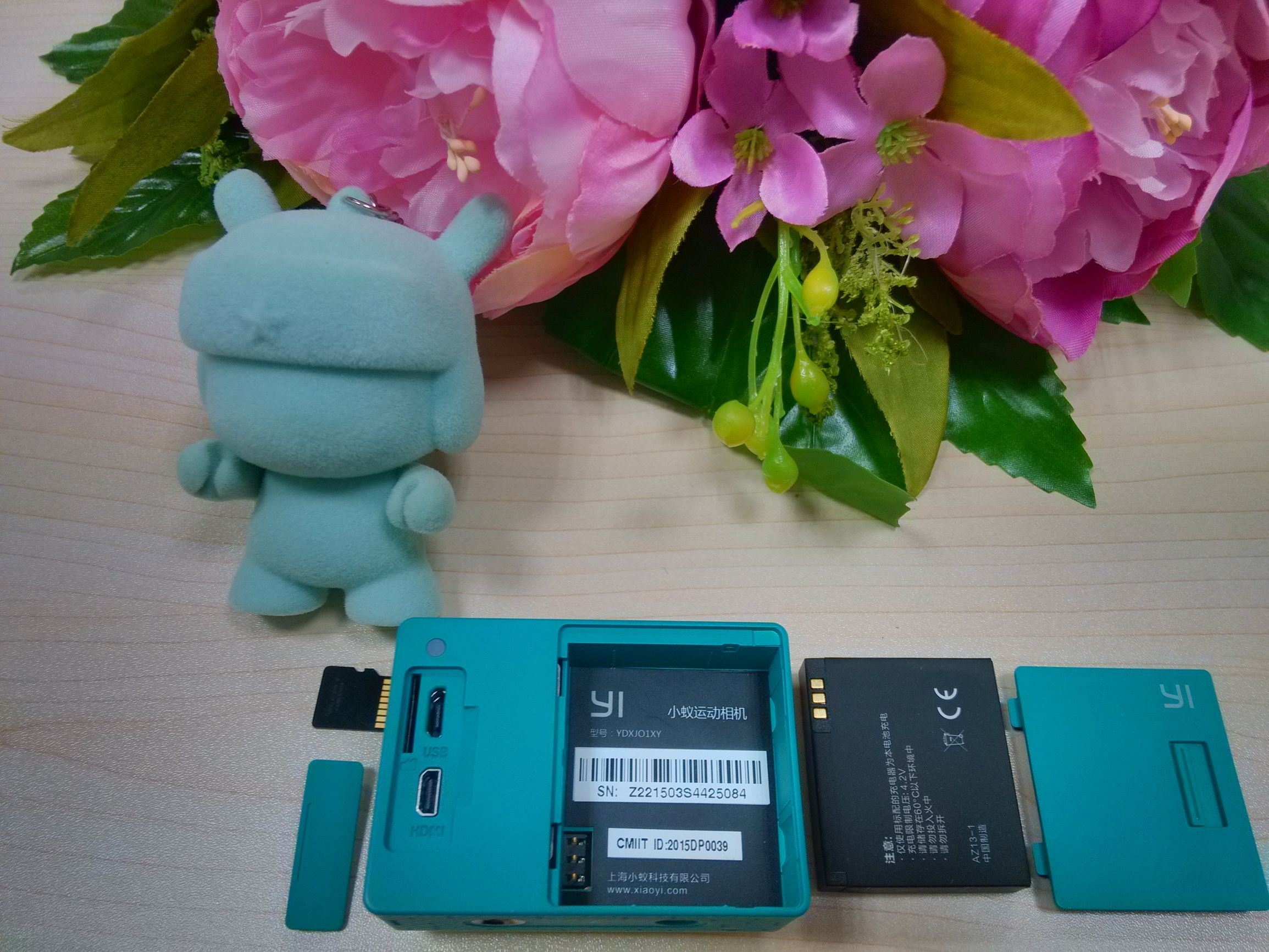 小蚁运动相机怎么通电自动开机,小蚁运动相机一代介绍