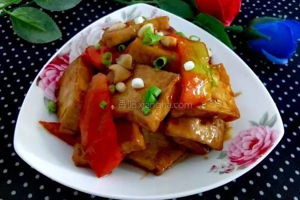 吃素就吃蛋白质丰富得豆腐，好吃到连盘子都能吃掉