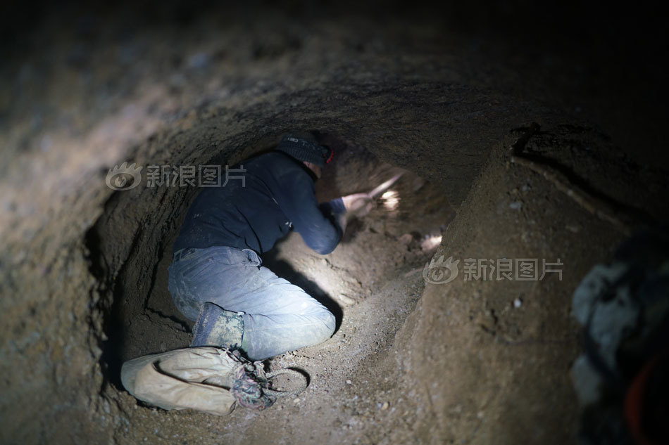 “疯狂的玛瑙”农民工熬夜寻宝，“淘石客”日赚千元的心酸~