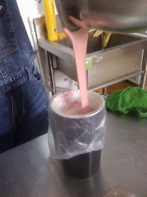 这款爆浆红丝绒蛋糕太好吃了,口感细腻的红丝绒蛋糕